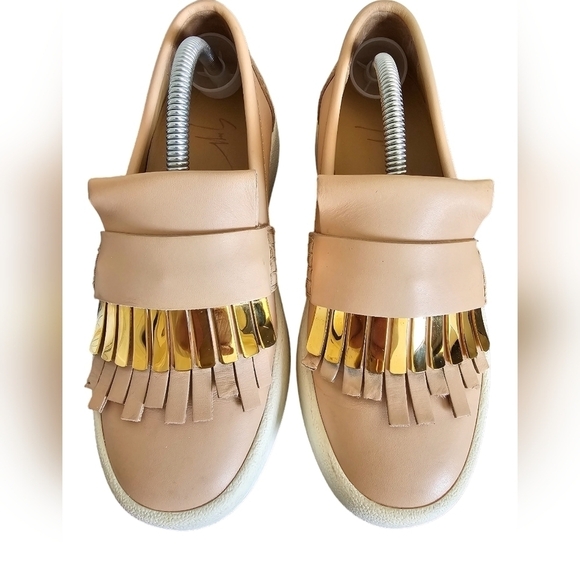 Giuseppe Zanotti Leather Sneakers Fringe Trim Accent. Gold hardware Beige sz6. - Picture 1 of 6